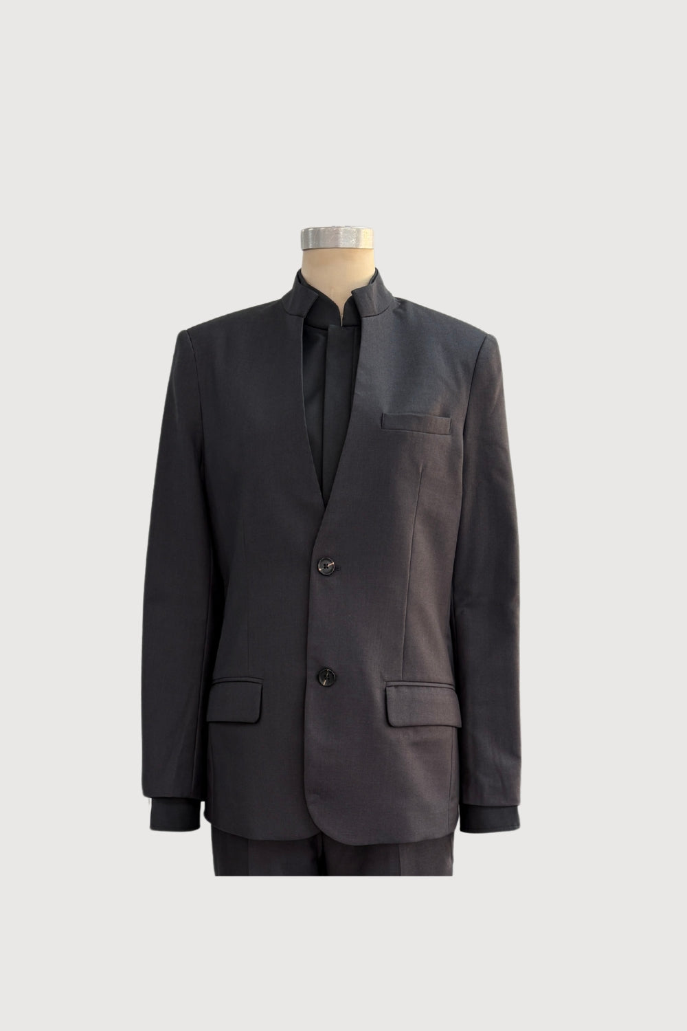 Conrad F&B SUPERVISOR (Costan)B03-11-Costan_Jacket MJK0051